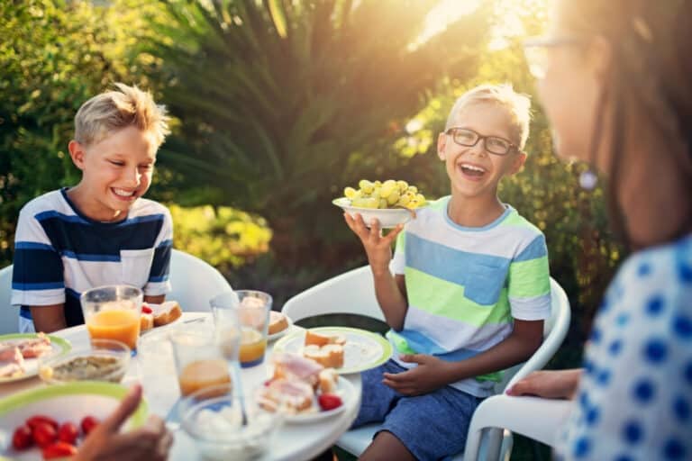 Foods that make kids happy and healthy