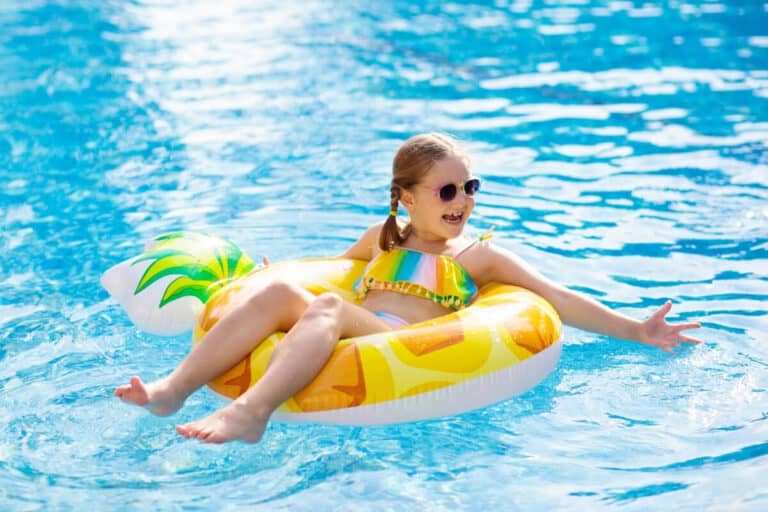 Sunglasses to protect child's eyes in summer