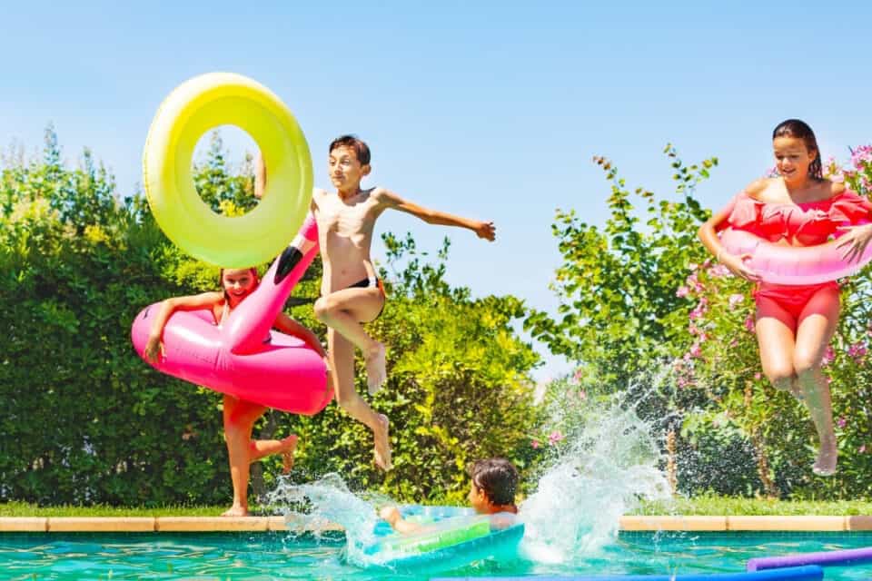 Pool Toy Storage Ideas Easy Ways To Store Pool Toys And Floats